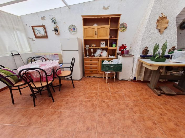 Image No.5-2 Bed House for sale