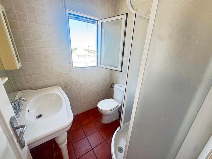 Image No.14-3 Bed House for sale