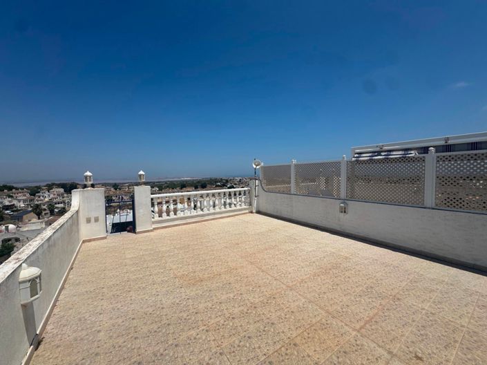 Image No.32-3 Bed House for sale