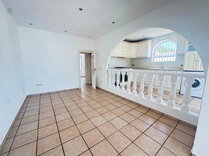 Image No.9-3 Bed House for sale