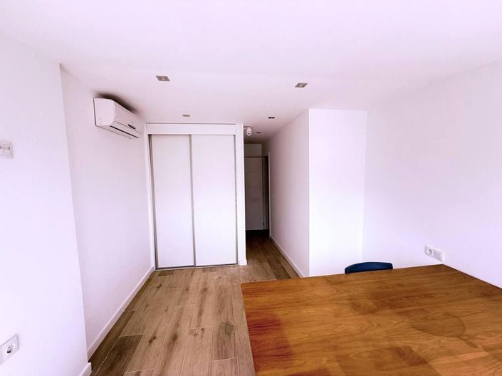 Image No.17-3 Bed House for sale