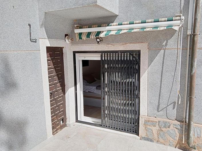 Image No.18-2 Bed House for sale