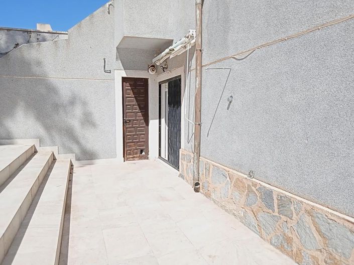 Image No.19-2 Bed House for sale