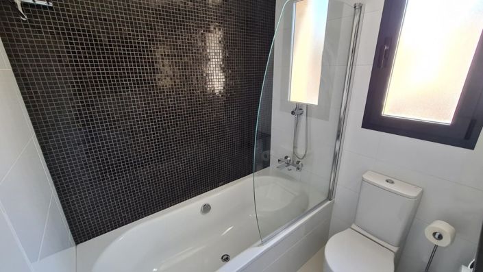 Image No.6-2 Bed Bungalow for sale