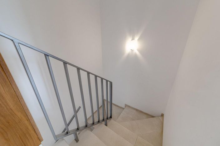 Image No.15-3 Bed House for sale