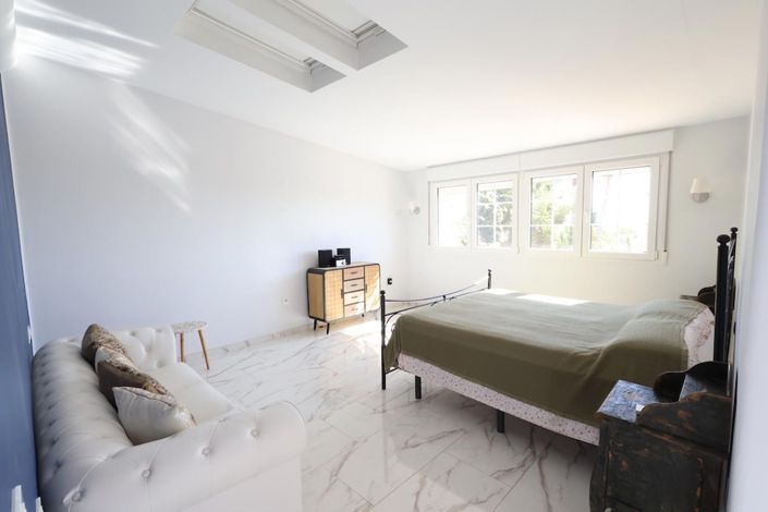 Image No.14-4 Bed Villa for sale