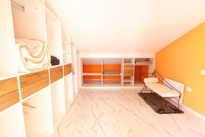 Image No.17-4 Bed Villa for sale