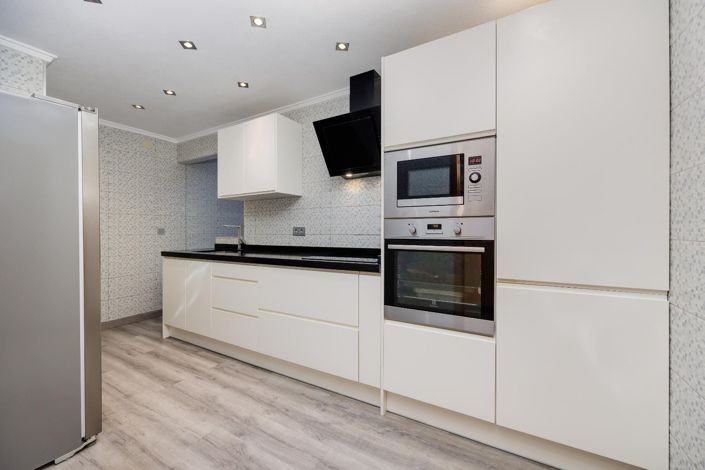 Image No.12-3 Bed Apartment for sale