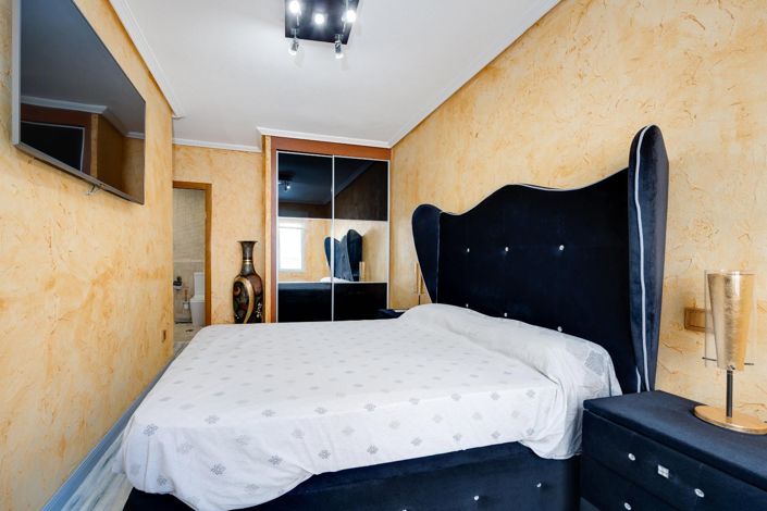 Image No.27-3 Bed Apartment for sale