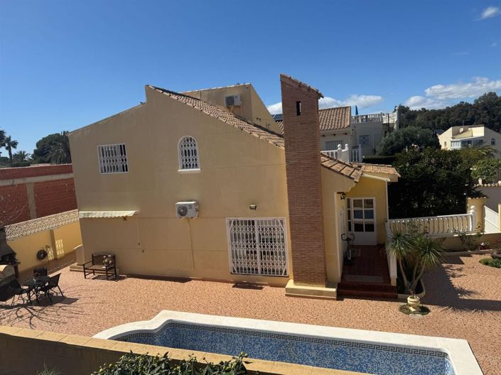 Image No.1-4 Bed Villa for sale
