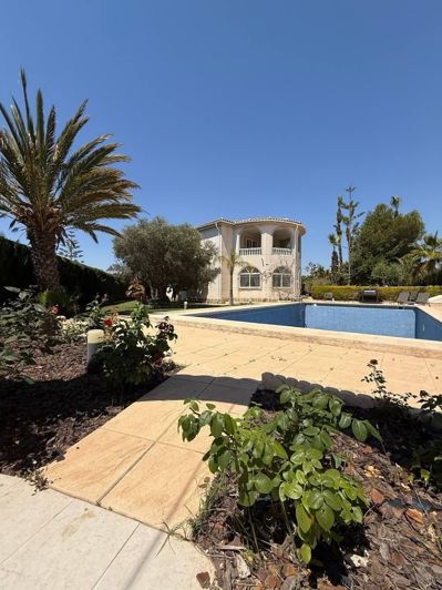 Image No.1-4 Bed Villa for sale