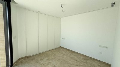 21152068