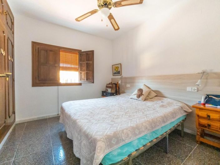 Image No.16-3 Bed House for sale