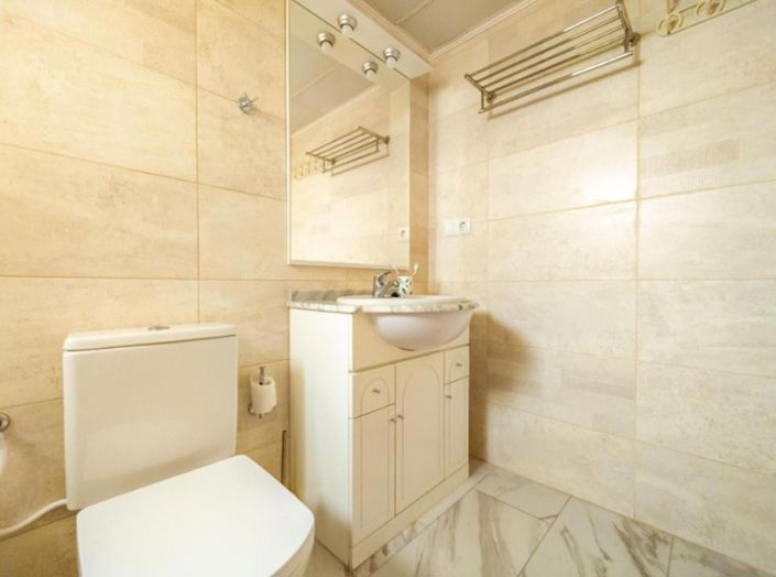 Image No.24-3 Bed House for sale