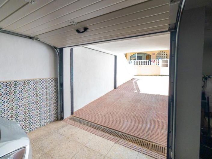 Image No.37-3 Bed House for sale