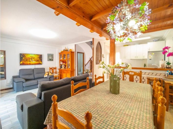 Image No.9-3 Bed House for sale