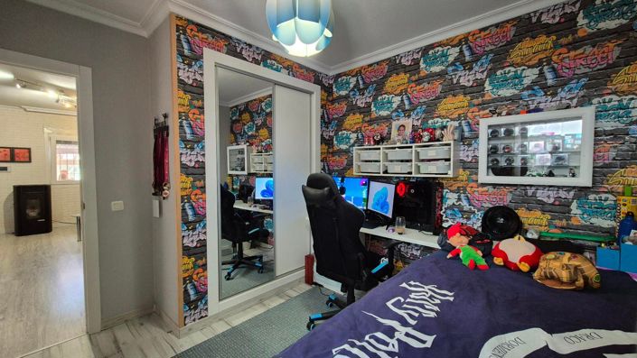 Image No.10-3 Bed House for sale