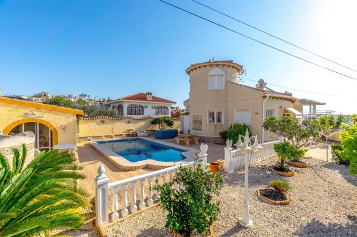 Image No.1-3 Bed Villa for sale