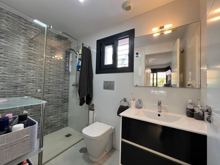 Image No.18-2 Bed Bungalow for sale