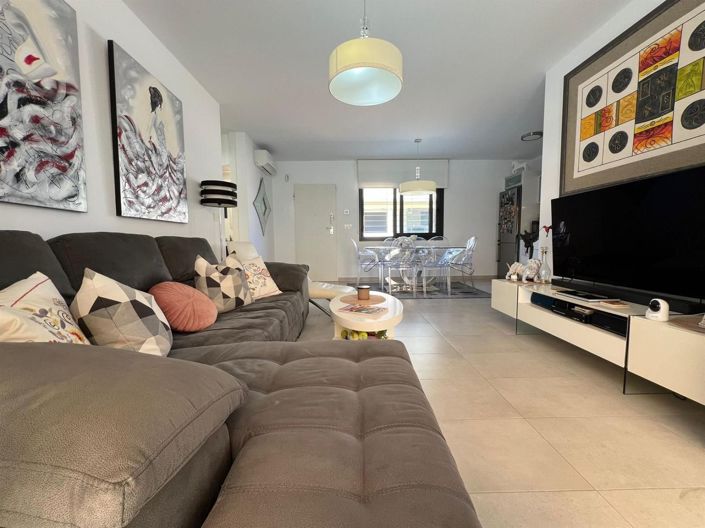 Image No.8-2 Bed Bungalow for sale