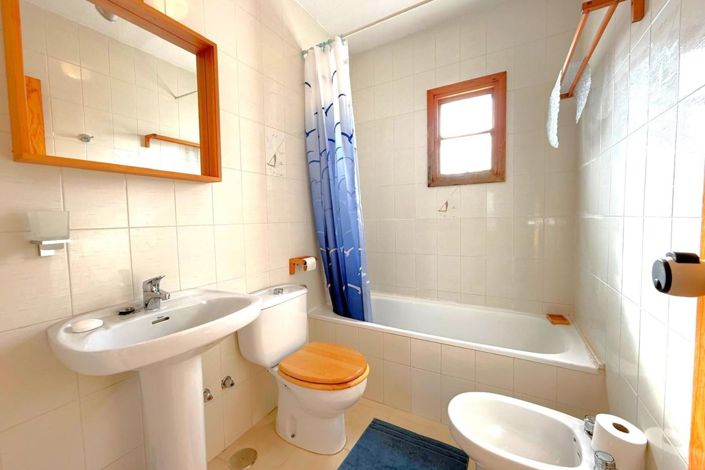 Image No.12-3 Bed House for sale