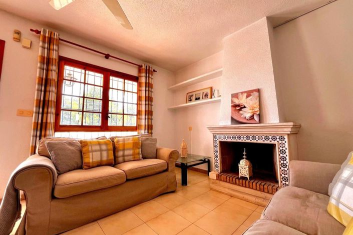 Image No.17-3 Bed House for sale