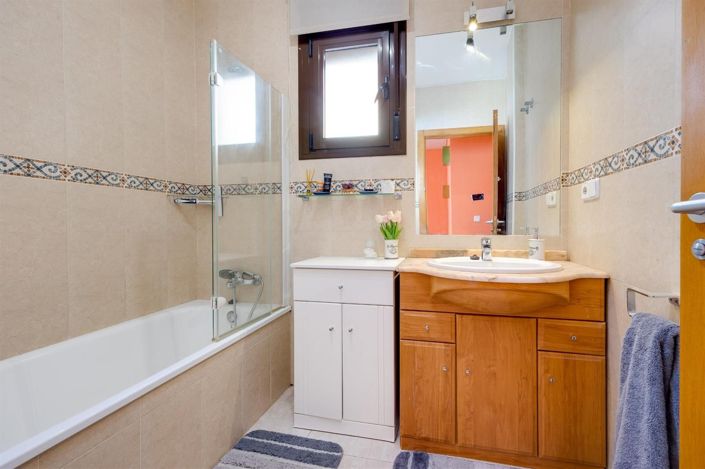 Image No.27-3 Bed Villa for sale