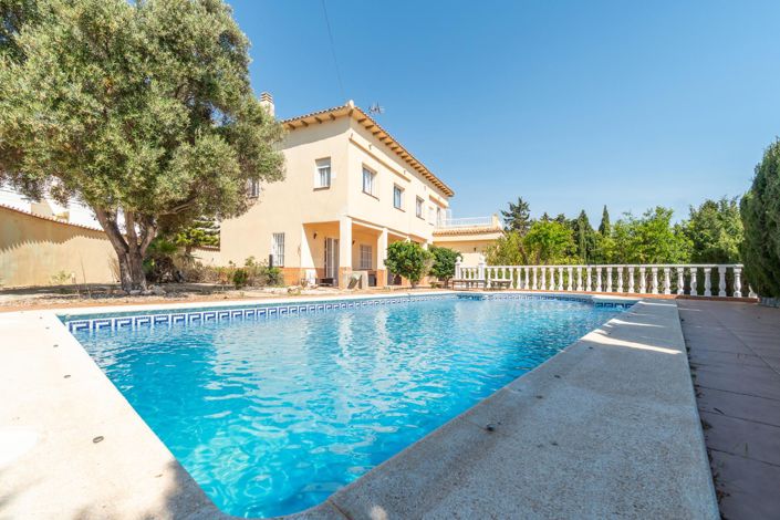 Image No.1-4 Bed Villa for sale