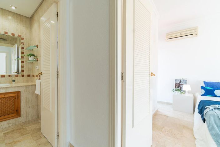 Image No.28-3 Bed Villa for sale