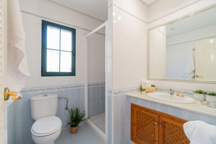 Image No.7-3 Bed Villa for sale