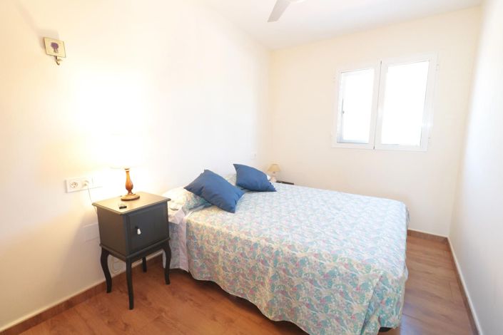 Image No.18-3 Bed House for sale