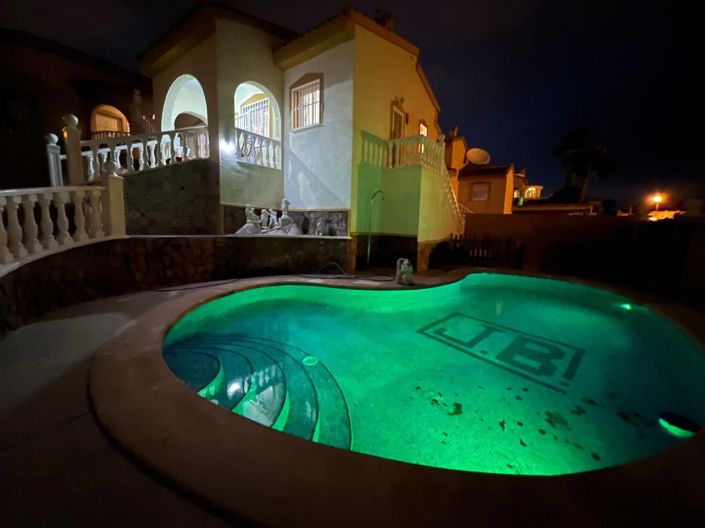 Image No.1-3 Bed Villa for sale