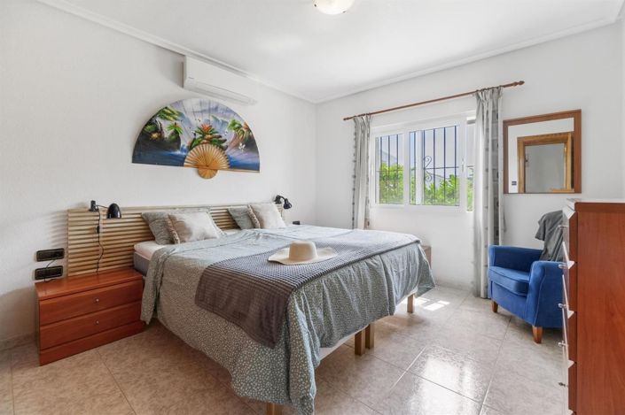 Image No.12-4 Bed Villa for sale