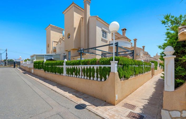 Image No.2-3 Bed House for sale