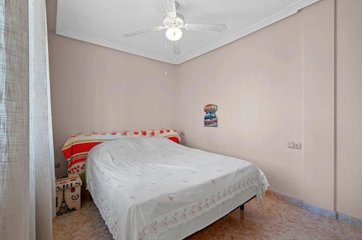 Image No.20-3 Bed House for sale