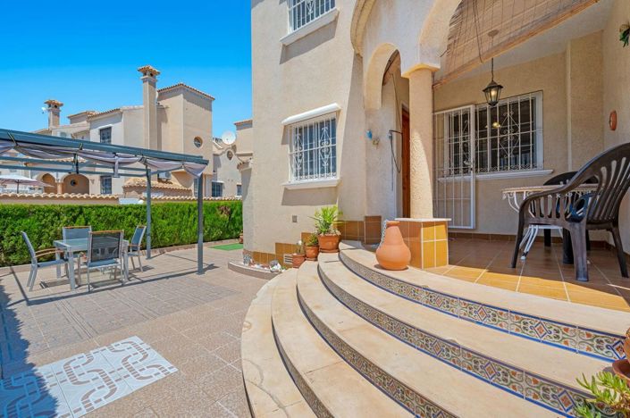 Image No.7-3 Bed House for sale