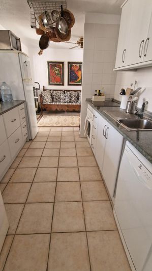 Image No.12-6 Bed House for sale