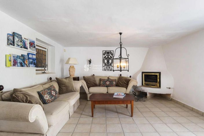 Image No.15-6 Bed House for sale