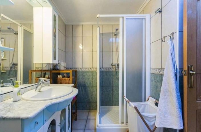 Image No.17-6 Bed House for sale