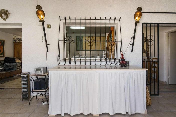 Image No.20-6 Bed House for sale