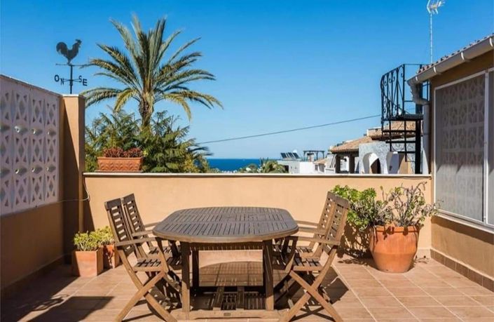 Image No.24-6 Bed House for sale