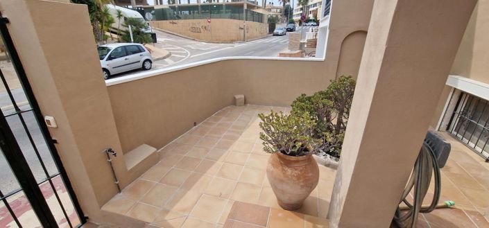 Image No.4-6 Bed House for sale