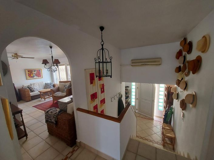 Image No.5-6 Bed House for sale