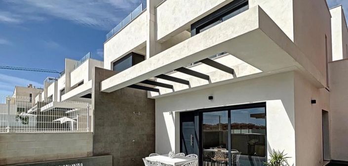 Image No.4-3 Bed House for sale