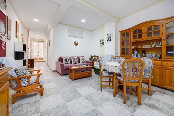 Image No.10-3 Bed Apartment for sale