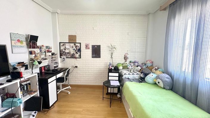 Image No.34-3 Bed House for sale