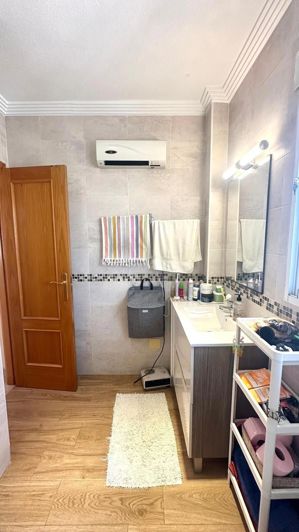 Image No.42-3 Bed House for sale