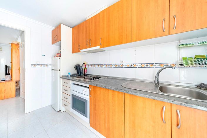 Image No.11-3 Bed House for sale