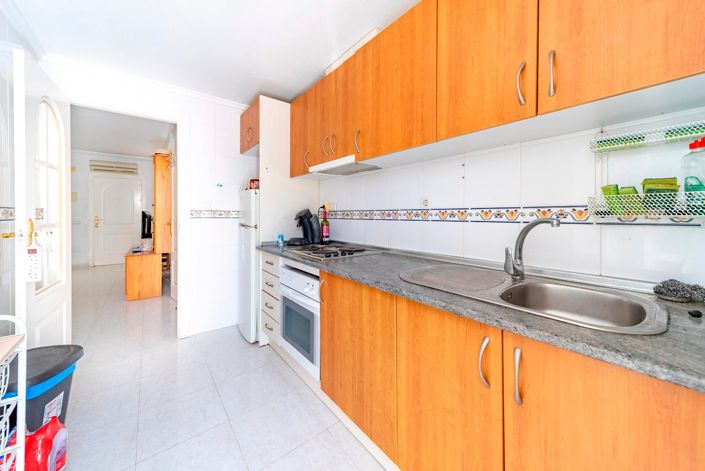 Image No.13-3 Bed House for sale