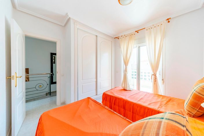 Image No.19-3 Bed House for sale